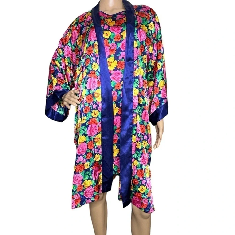 Vintage Gold Label VS floral robe and nightgown set medium - Picture 1 of 11